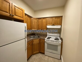 55 Park Dr Unit G-2, Boston, MA 02215