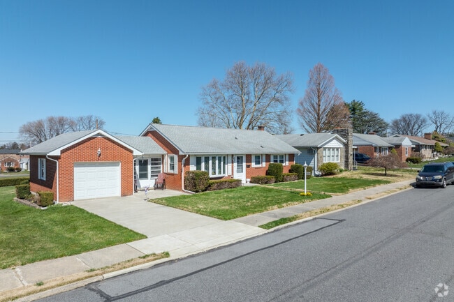 Homes in East Allentown commonly include garages.