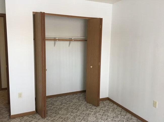 1021 Grandview Ave, Tomah, WI 54660 - photo 6