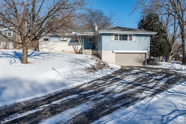 Split level homes are popular in Oconomowoc.