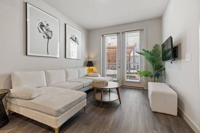 5820 1/2 Cameron Rd unit FL1-ID1364166P, Austin, TX 78723 - photo 2