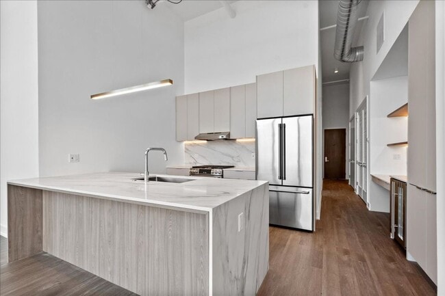 728 Lofts, Deerfield, IL 60015 - photo 5