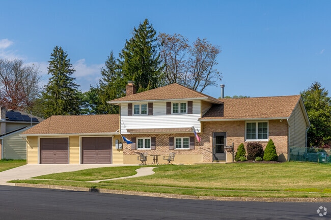 Split-level homes are the most popular style of home in Glendora.