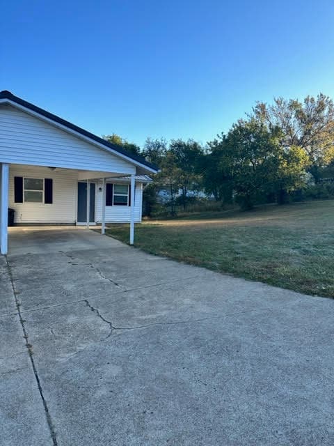 402 Douglas Dr, Park Hills, MO 63601