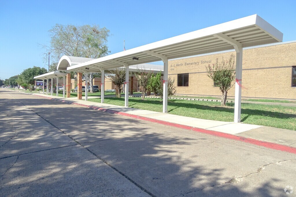 Martin Elementary School serves Alief students from Pre-K through the 5th grade.