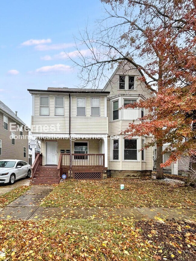 1334 W 89th St Unit 1, Cleveland, OH 44102