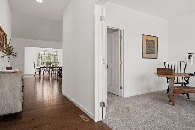 2007 N Fall Harvest Dr unit 37216310, Mechanicsburg, PA 17055 - photo 6