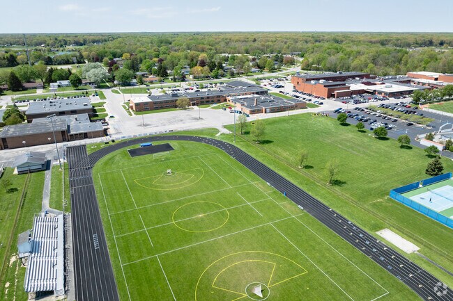 Anthony Wayne Junior High welcomes athletes.