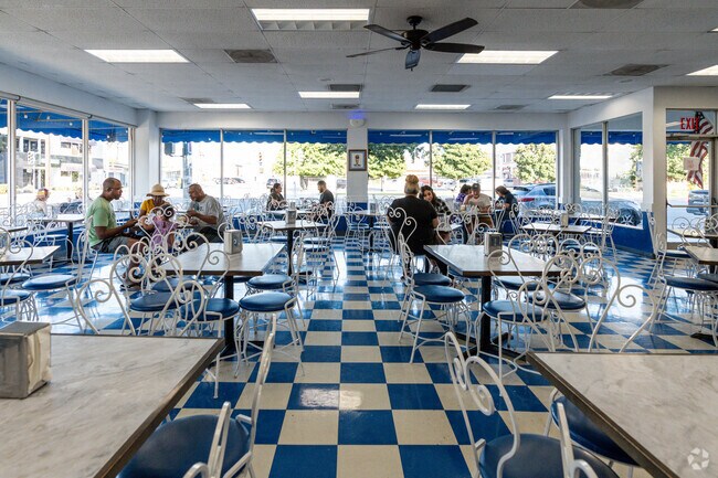 Customers enjoying ice cream at Rosemary's Family Creamery in Downtown Bakersfield.