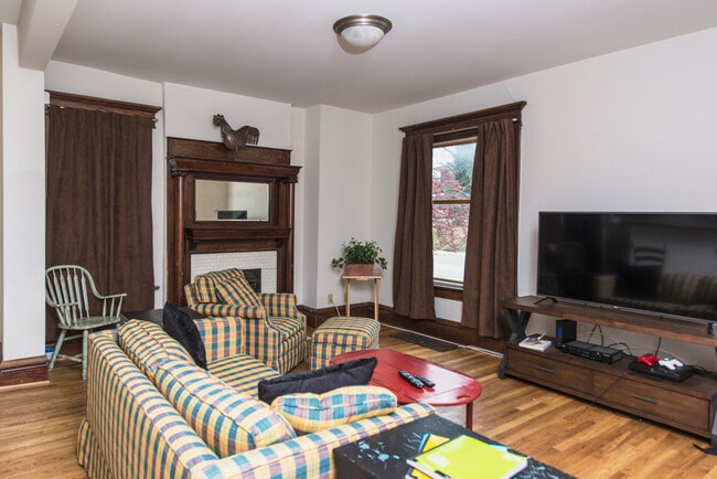 57 E Lane Ave, Columbus, OH 43201 - photo 3