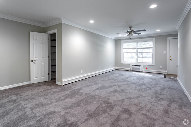 1BR,1BA-Living Room