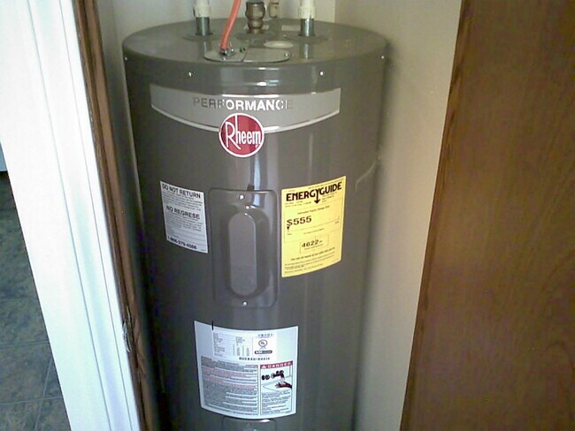 4647 Hilton Ave unit A, Columbus, OH 43228 - photo 5