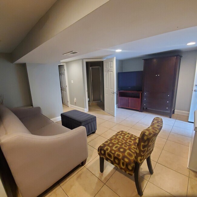 632 Lamont St NW unit B, Washington, DC 20010 - photo 4