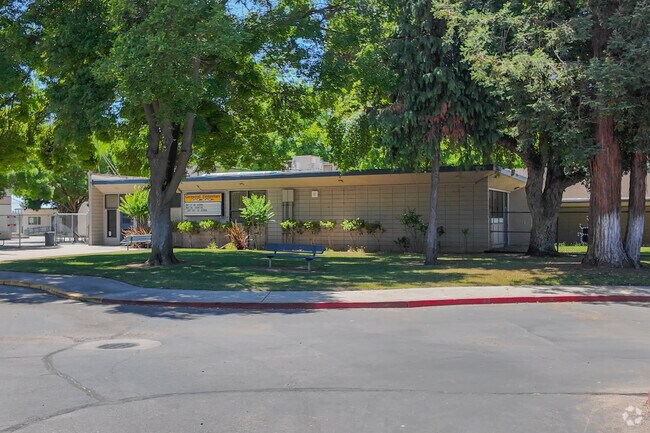 Glenwood Elementary is a well-kept facility in Stockton.
