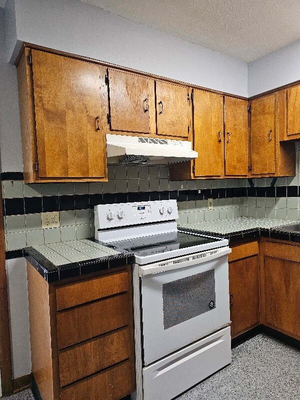 1200 Faith Dr, Salina, KS 67401 - photo 7