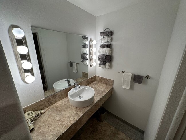 9080 E 16th Ave, Aurora, CO 80010 - photo 7