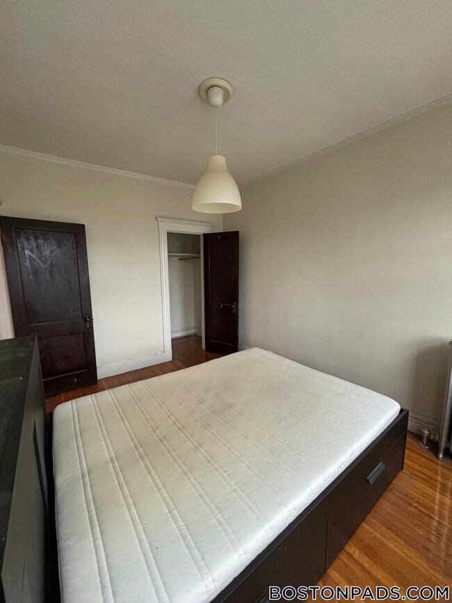 17-19-19 Washington St unit 304, Malden, MA 02148 - photo 5