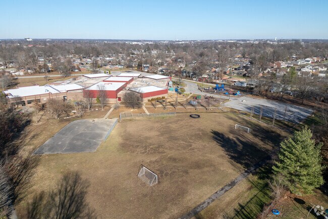 The student population of Jeffersontown Elementary is 630 and the school serves K-5.