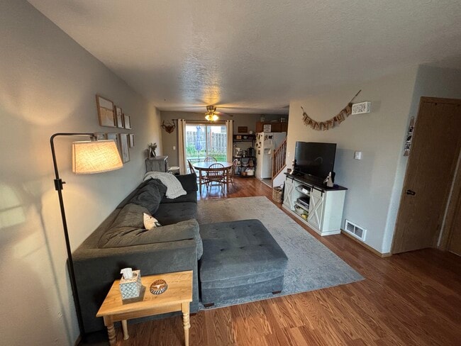 1330 N Creekside Ln, Newberg, OR 97132 - photo 2