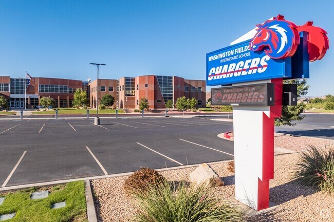 The student population of Washington Fields Intermediate is 830 and the school serves 6-7.