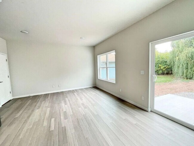 1459 Harrison St, Neenah, WI 54956 - photo 5