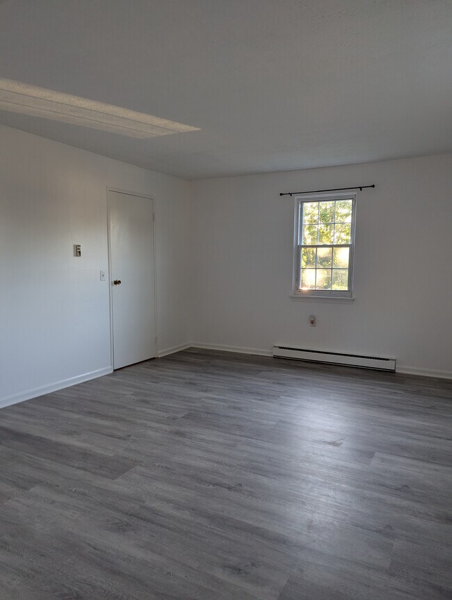 103 Horse Pond Rd unit 103 Salem, Salem, CT 06420 - photo 4