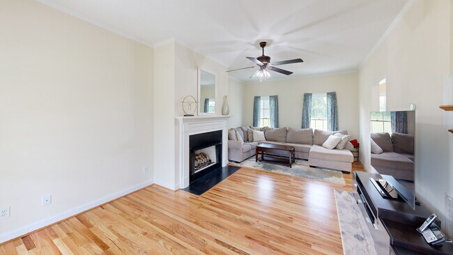 205 Pebble Brook Ln, Belton, SC 29627 - photo 2