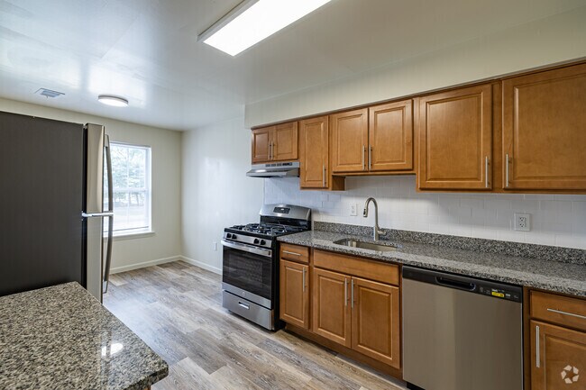 Gill Lane, Iselin, NJ 08830 - photo 7