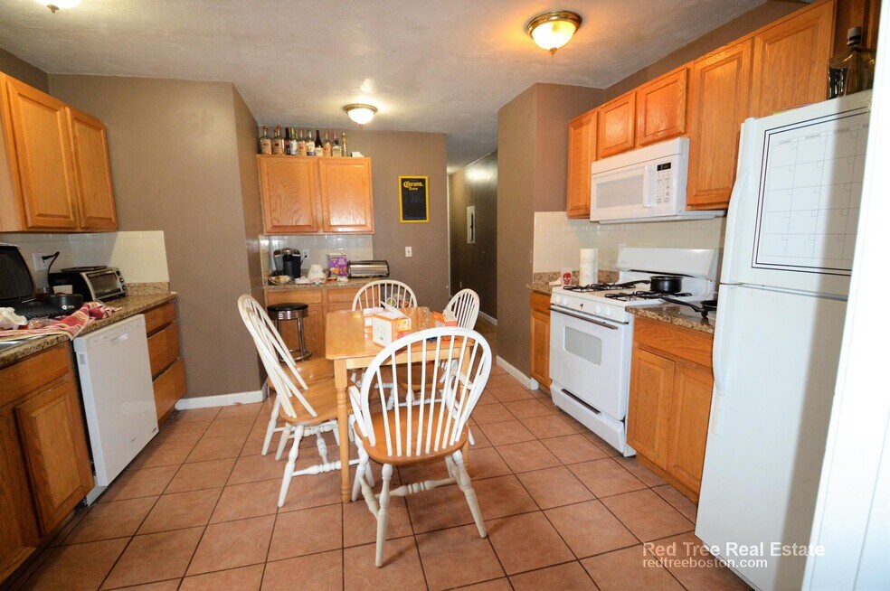 86 Linden St unit 1, Allston, MA 02134 - photo 1