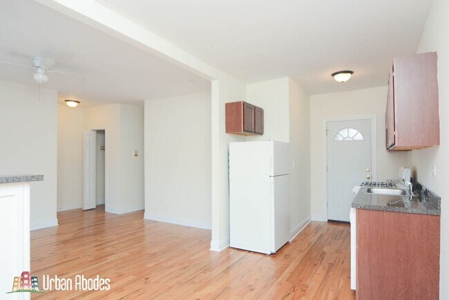 625 W Cornelia Ave unit A09C, Chicago, IL 60657 - photo 3
