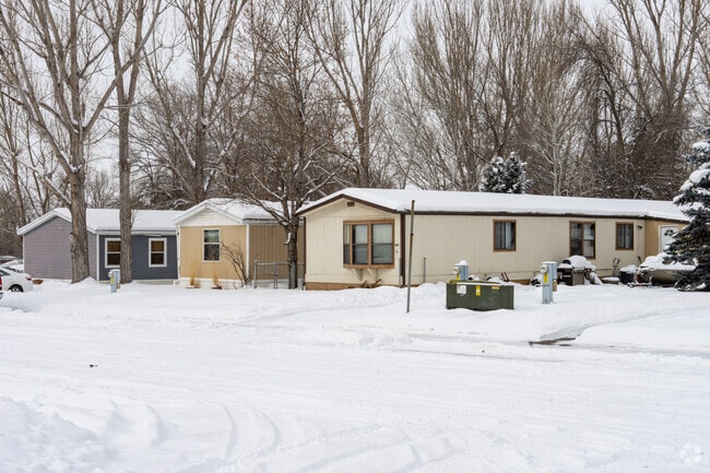 Many of the manufactured homes in Lockwood are part of a mobile home park.