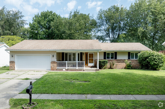 Ranch style homes are the main stay of the Franklin Parks residential style.