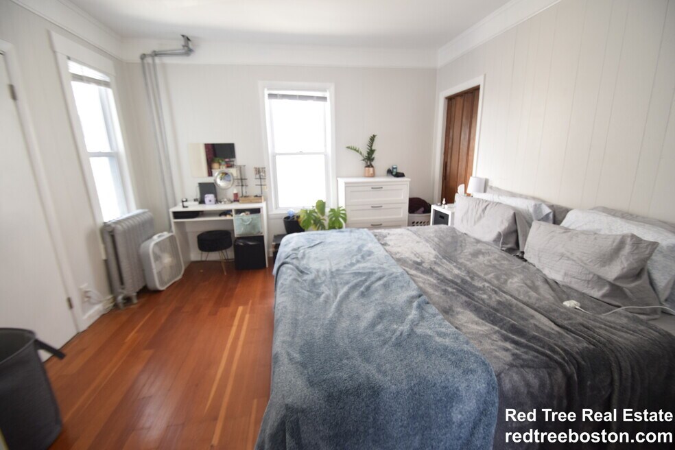 80 Carroll St unit 2, Chelsea, MA 02150 - photo 1