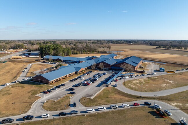 Hartsville Middle School serves the population of North Hartsville.