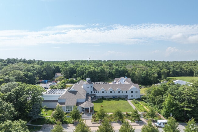 Falmouth Academy received an A- in the teacher's department from Niche.