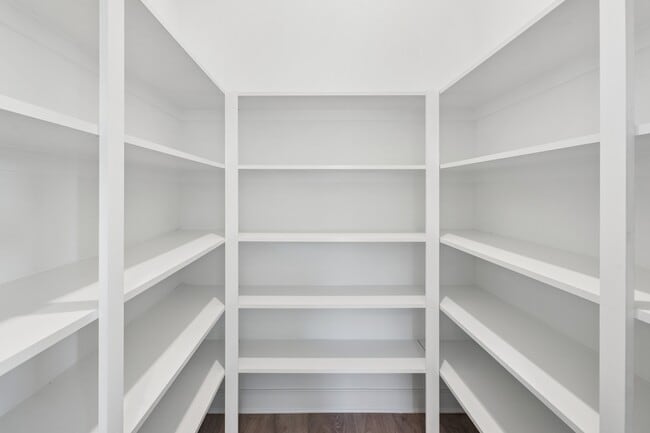 6871 Smith Ct, Bethlehem, PA 18017 - photo 7