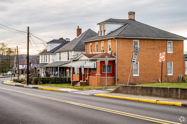 Large historic homes are common in Nicholson Township’s rural setting.