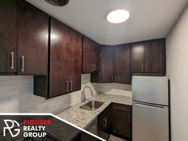 454 W Barry Ave unit 4, Chicago, IL 60657 - photo 7