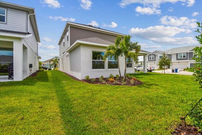 10645 Crescent Creek Crossing, Parrish, FL 34219 - photo 5