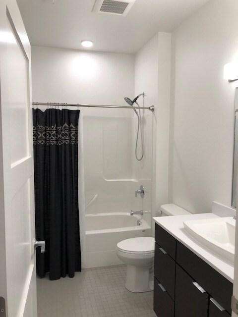 tub/shower bath