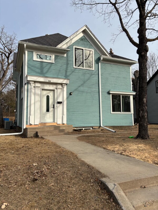 718 6th Ave S, St. Cloud, MN 56301
