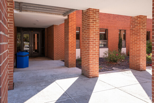 Snellville Middle School can be found at 3155 Pate Road Snellville, GA.