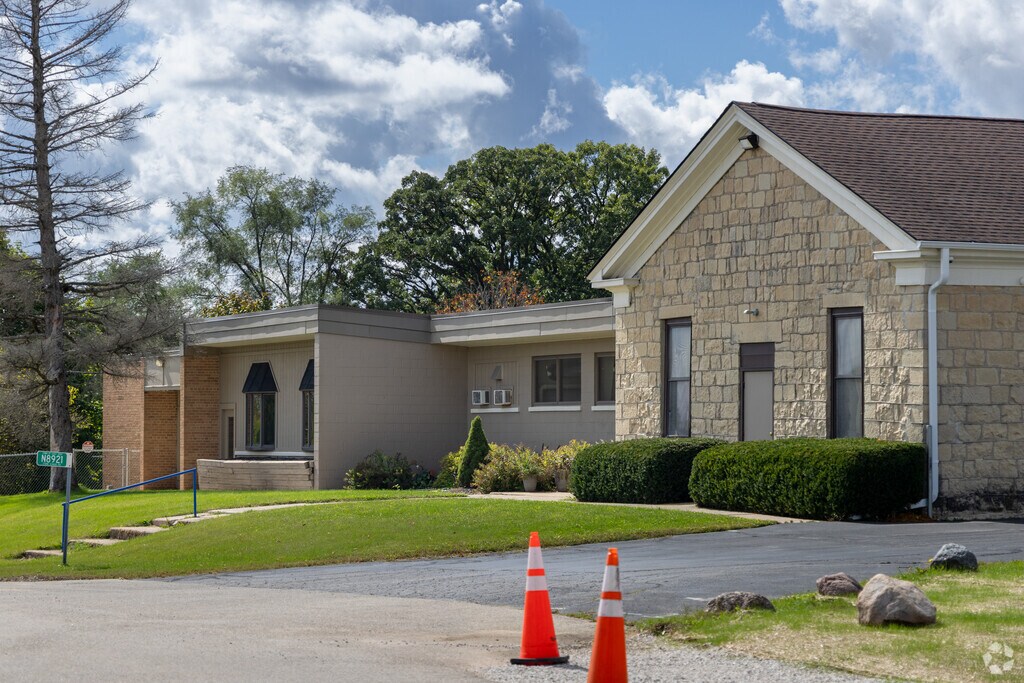 Bloom360 Learning Community is a nonprofit school and adult learning center in East Troy.