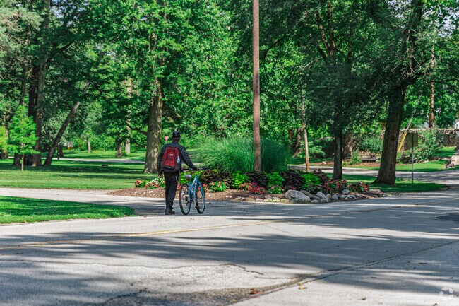 Highland Park offers bike and hiking trails throughout the park.