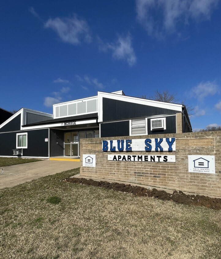 Blue Sky Apartments 115 Monroe St NE, Ardmore, OK