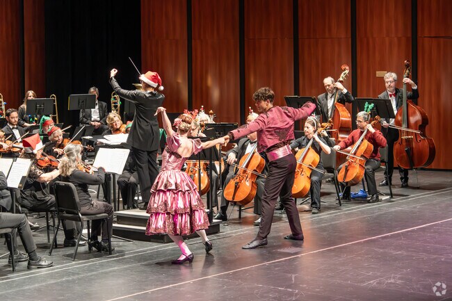 Celebrate the season with art, music, and community at the Bankhead Holiday Art Fair.