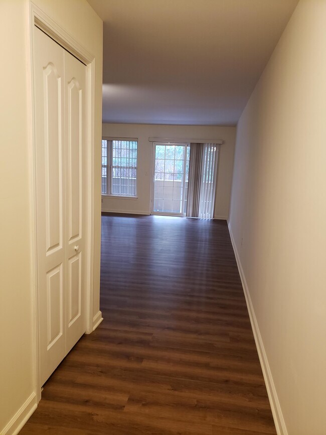 Tuscan Villa, North Haven, CT 06473 - photo 6