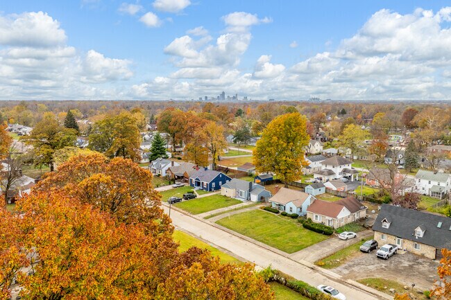 Tree lined streets in Forest Manor encapsulate every season.