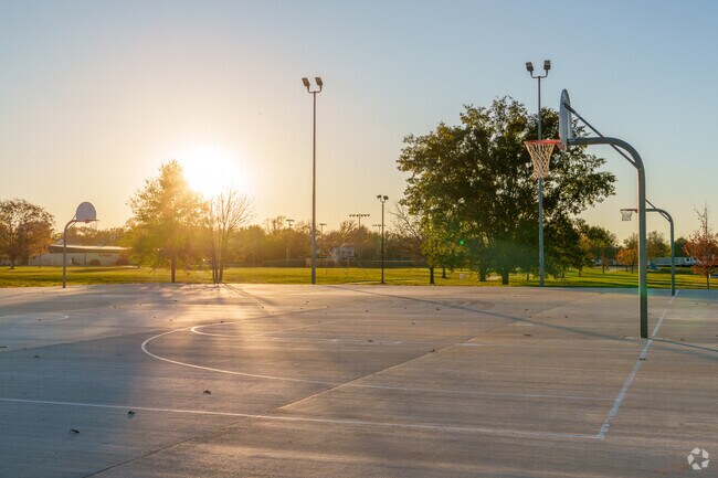 There are many places for residents of Sunnymede to enjoy outdoor sports.