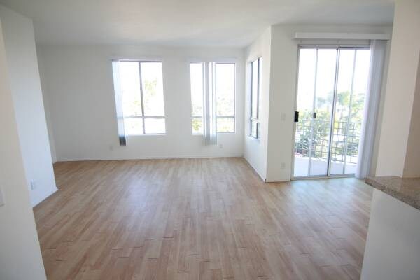 884 Palm Ave unit 301, West Hollywood, CA 90069 - photo 4